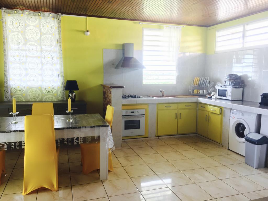 Le Papillon Apartment Le Moule Exterior photo