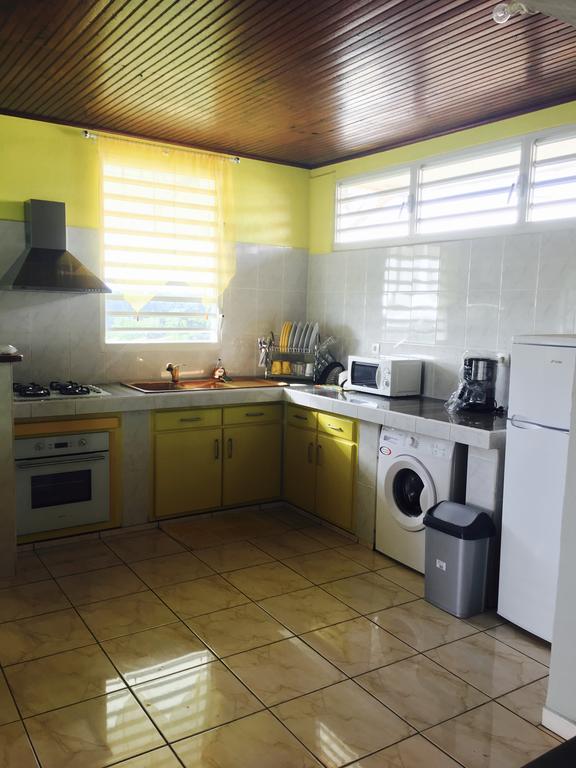 Le Papillon Apartment Le Moule Exterior photo